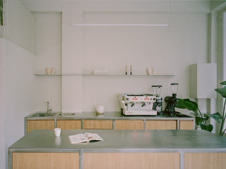 Moden Cafe